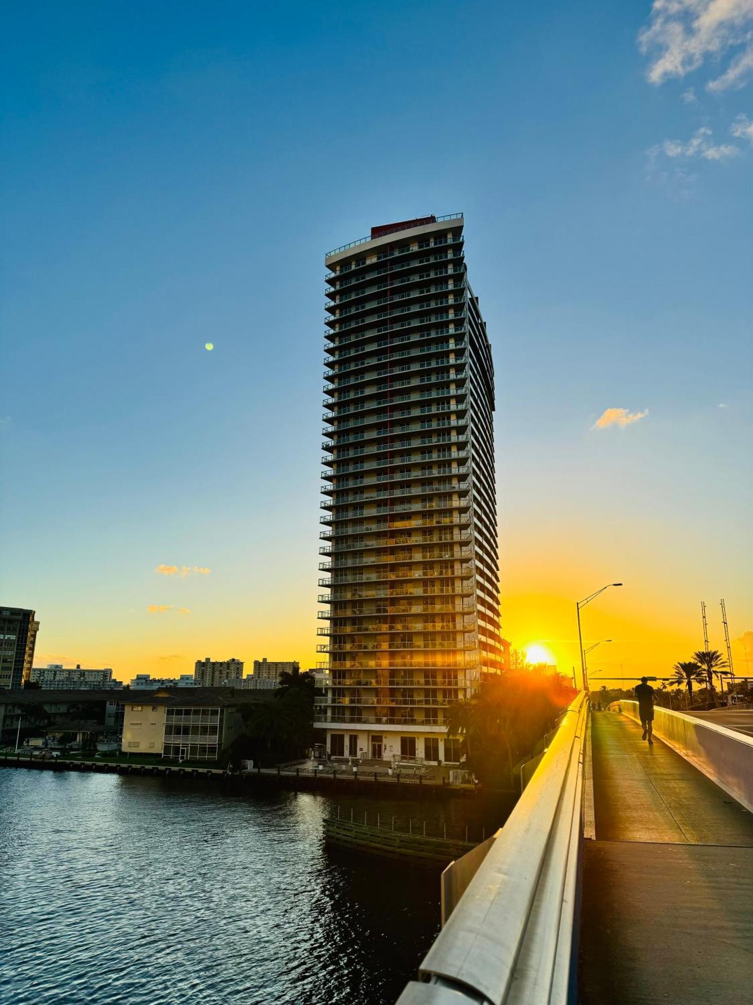 Beachwalk Resort & Condos Hallandale Beach Εξωτερικό φωτογραφία