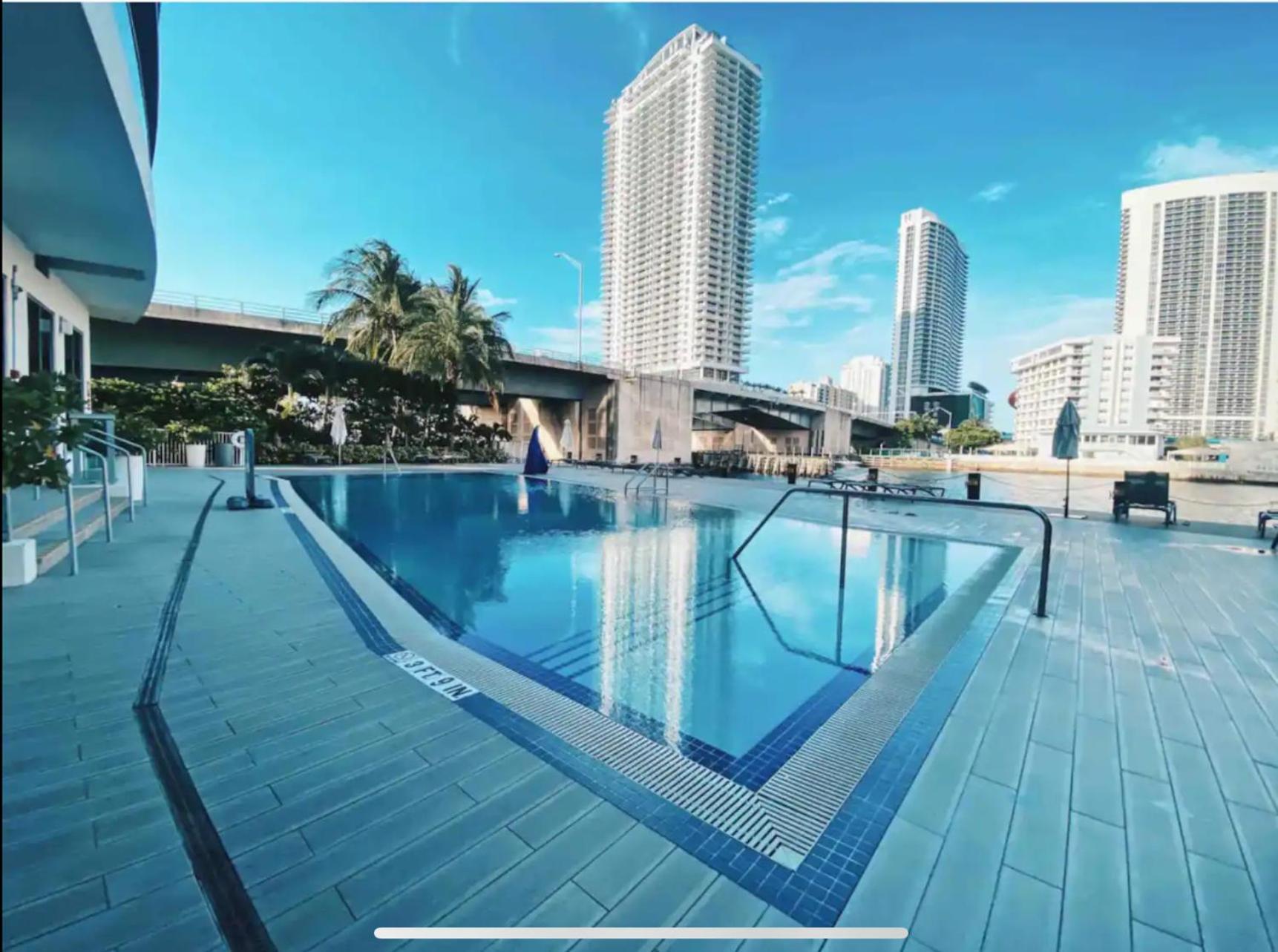 Beachwalk Resort & Condos Hallandale Beach Εξωτερικό φωτογραφία